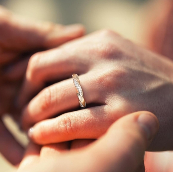 Timelesstar Moissanite Ring 14k Gold Plated S925 Sterling Silver size 7 - Picture 3 of 6